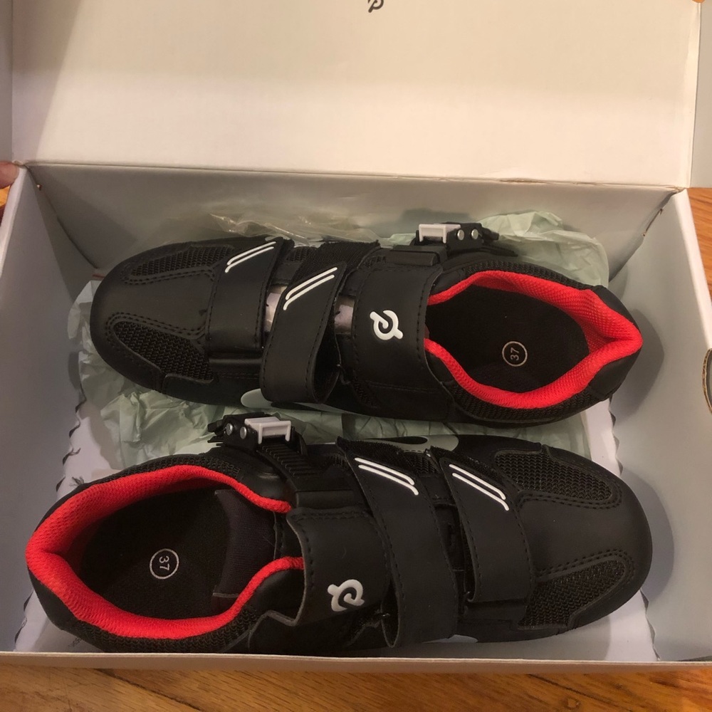 Peloton Cycling Shoes size 7 LOOK Delta Compatible